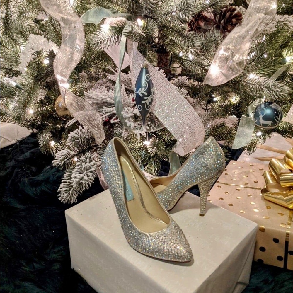 BETSEY JOHNSON rhinestones pumps